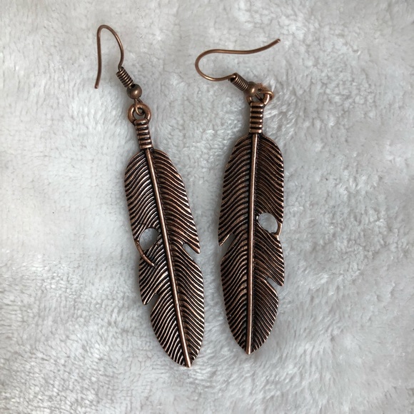 Earrings - Picture 1 of 4